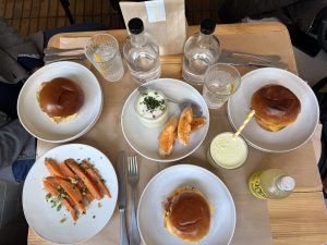 Interior of Eggocéntrico, a restaurant with table service and a cosmopolitan atmosphere near the Bernabéu, just minutes from the Bernabéu Tour and Real Madrid store